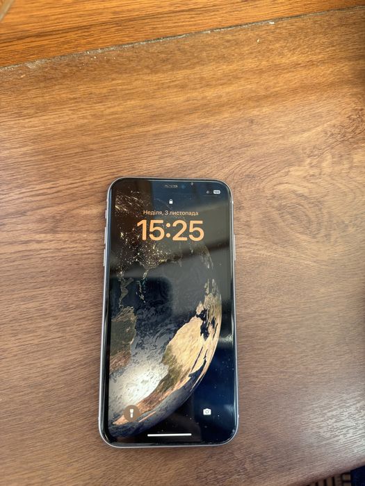 Продам айфон 11 б/у
