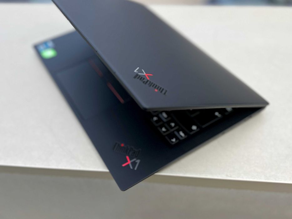 Сенсорний Lenovo ThinkPad X1 Carbon G9/i7-1185G7/16GB/512GB/14"WUXGA