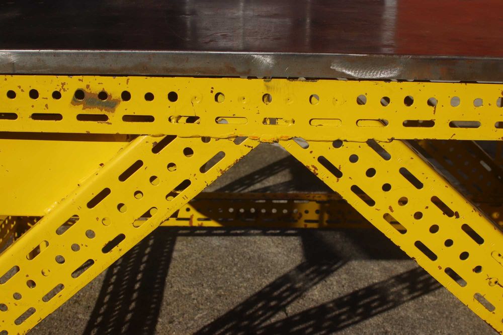 mesa industrial em ferro