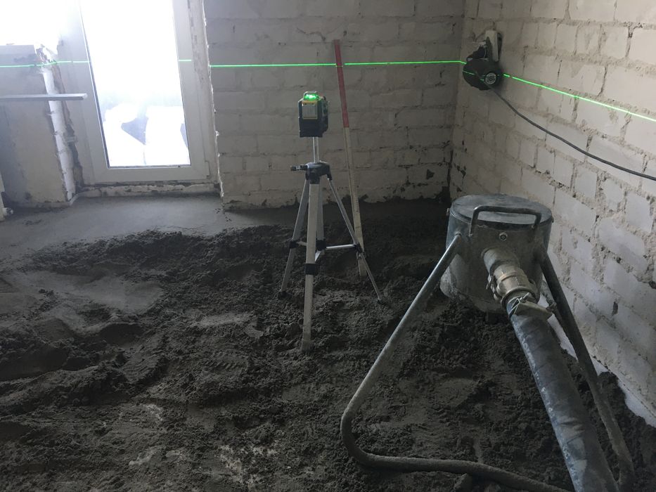 Стяжка пола полусухая