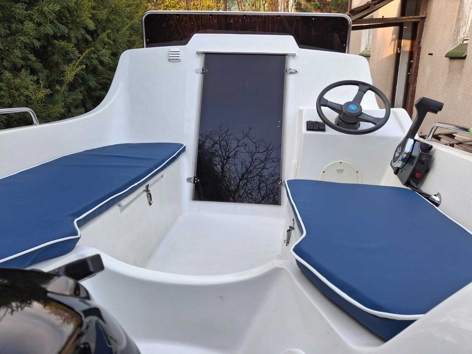 Łódź motorowa NOWA kabinowa z silnikiem Suzuki 20KM NOWY+ przyczepka