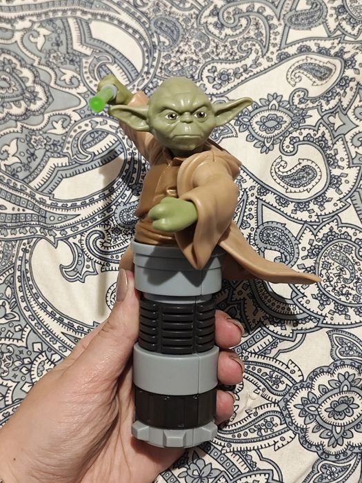 Yoda Kinder Maxi Gransurpresa