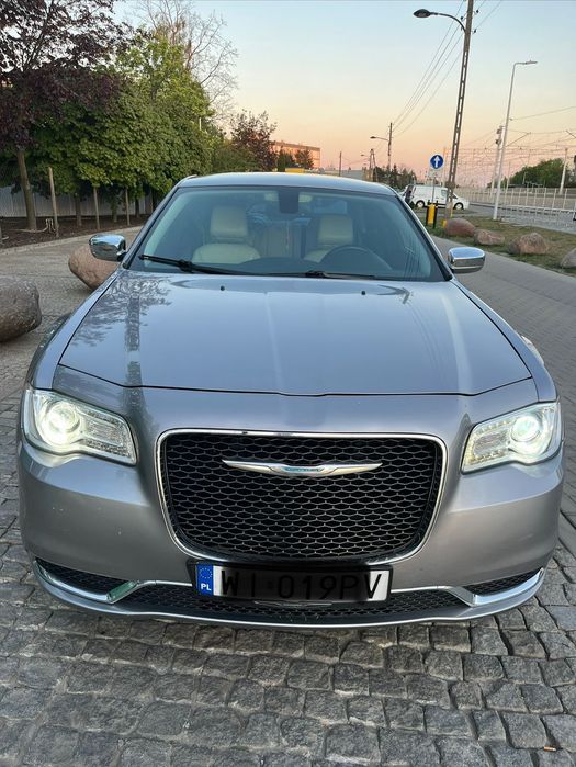 Chrysler 300C Chrysler 300C bogato wyposażony