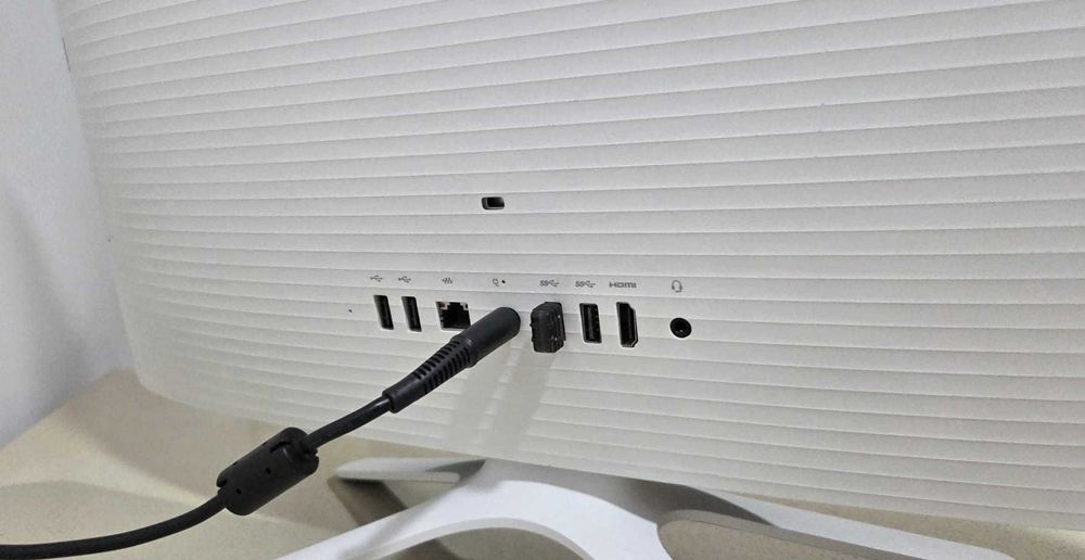 Computador HP tudo em um / touchscreen de 22 polegadas/ Windows + Office