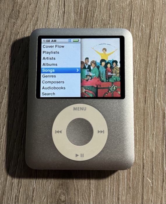 Apple iPod Nano 3 / 8GB / Silver