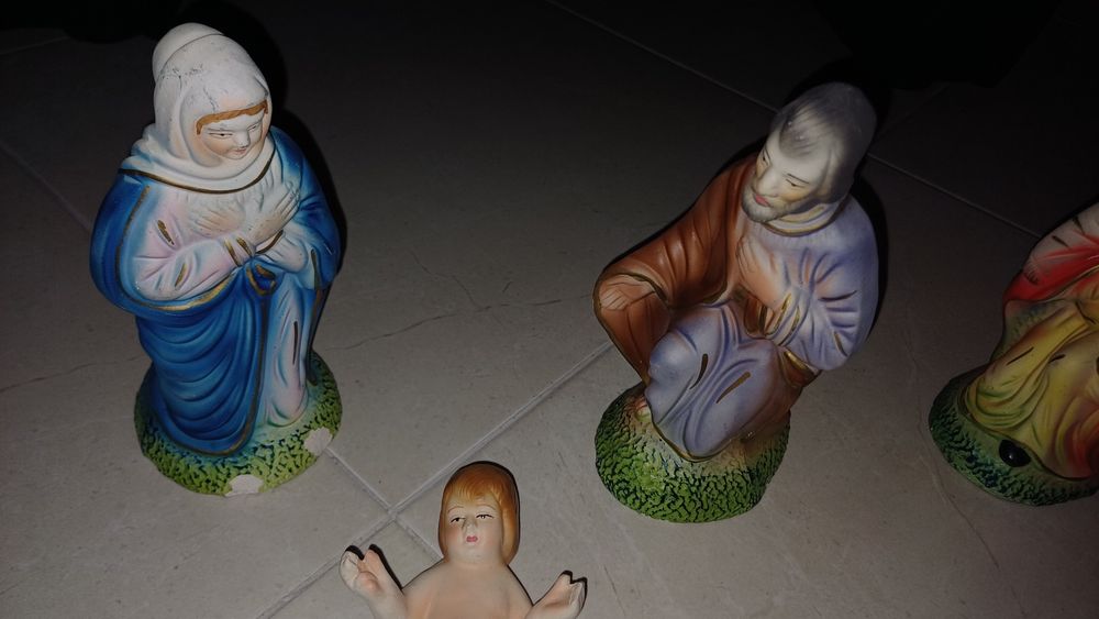 Presépio antigo com figuras de 20cm