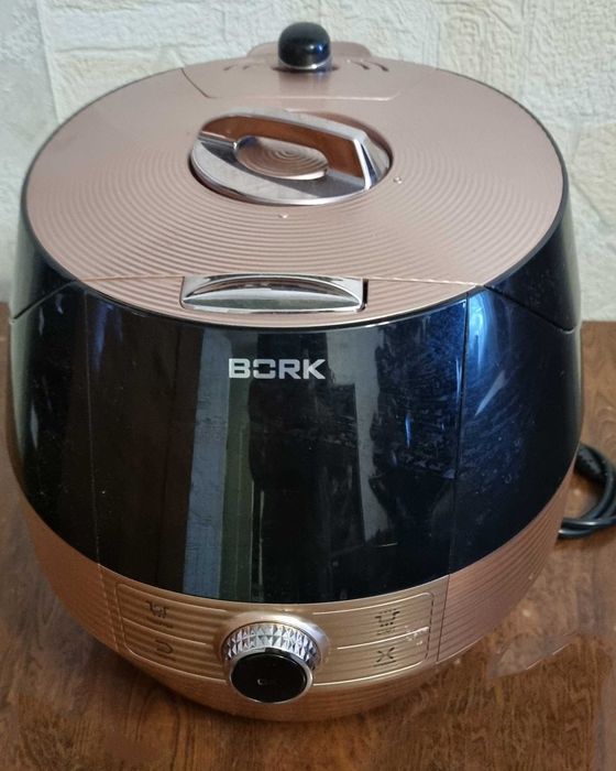 МУльтиварка ( Мультишеф)  BORK U-802