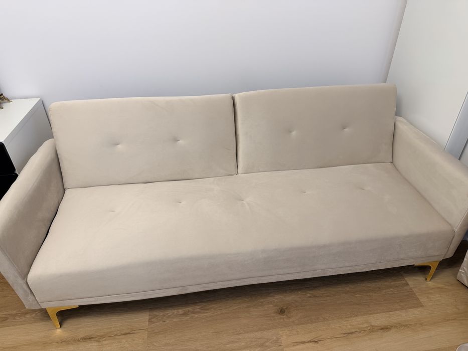 Beżowa Wygodna sofa trzyosobowa z funkcą spania