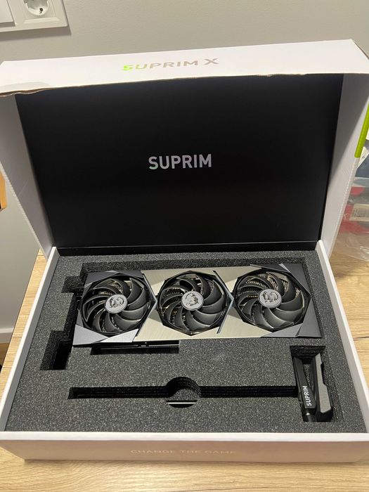 MSI GeForce RTX 3080 Ti SUPRIM X 12GB — топова версія