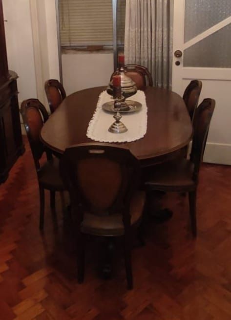 Móvel de sala e mesa