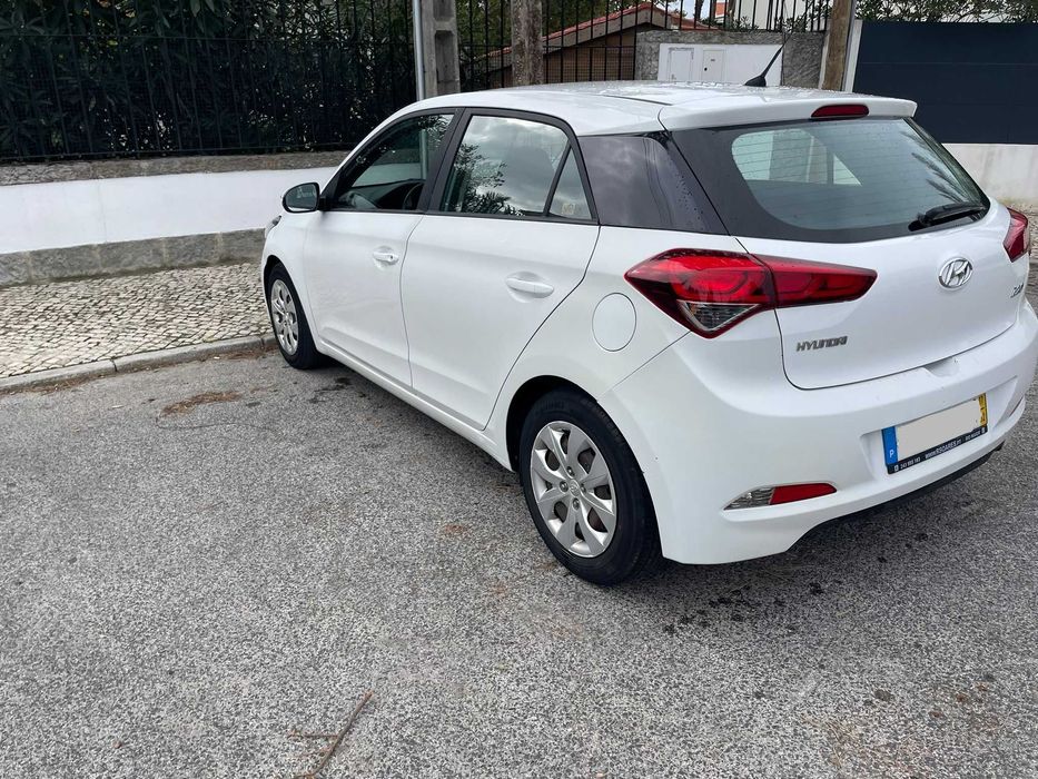 Hyundai i20 econômico