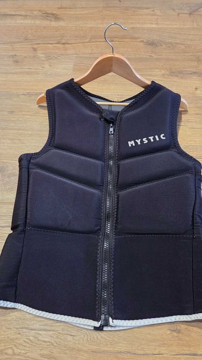 Kamizelka Mystic M kitesurfing, kite