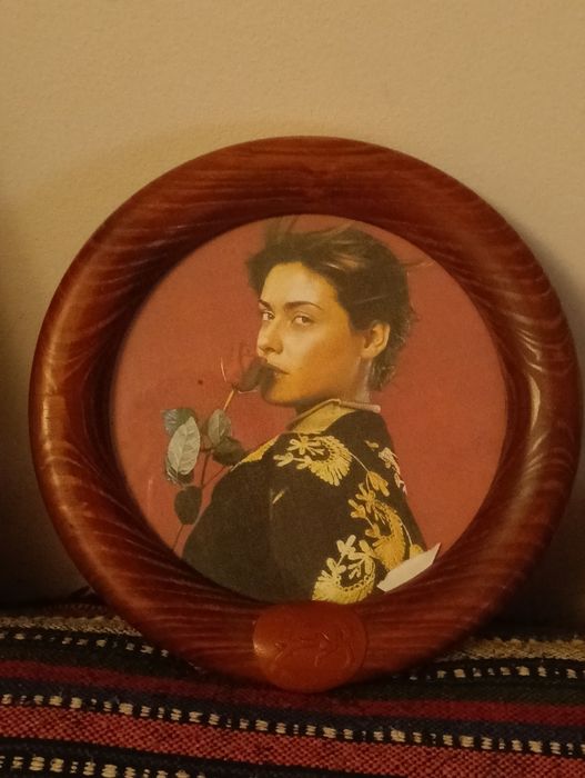 Bela moldura/ porta retratos de madeira ou outros