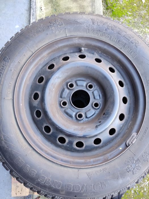 Koła zimowe 195/65 r15 honda plus kołpaki