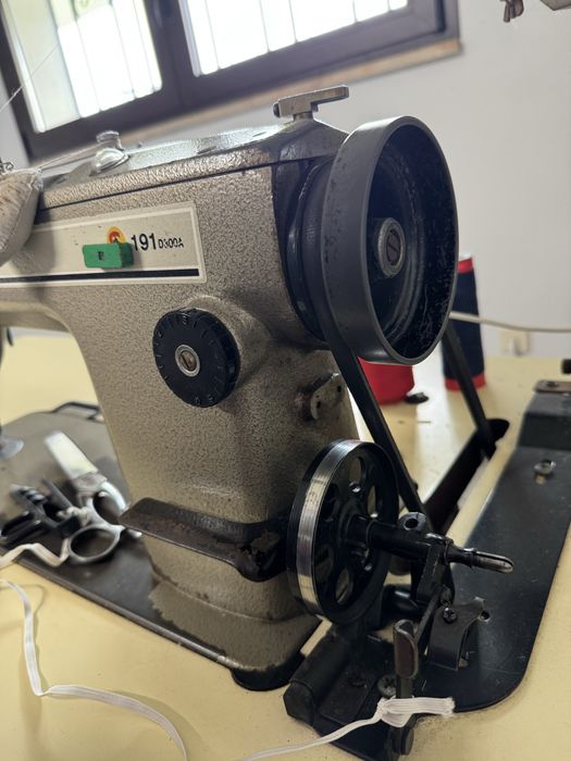 Máquina de Costura Industrial SINGER 191 D300A – Ponto Reto