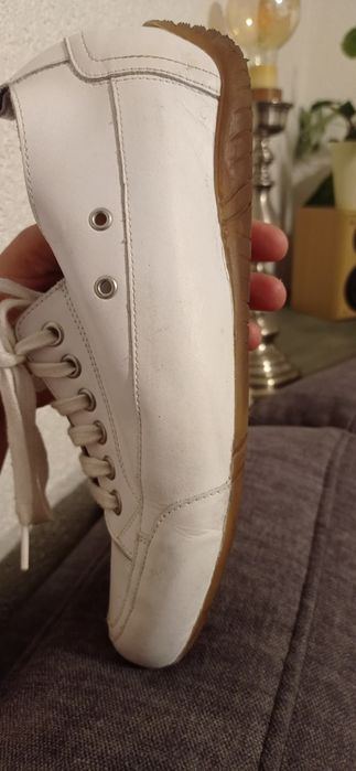 KMB-skorzane hiszpańskie sneakersy 39