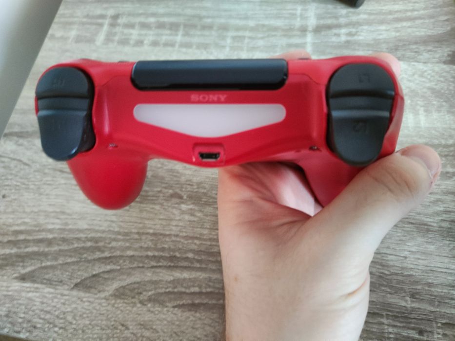 Pad PS4 czerwony V2 oryginalny sprawny