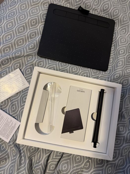 Графічний планшет Wacom Intuos