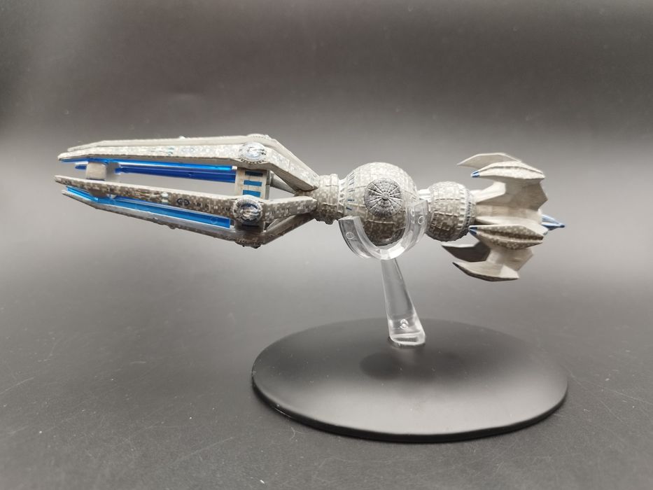 Eaglemoss Star Trek  Krenim Temporal Weapon Ship Starship & Mag.