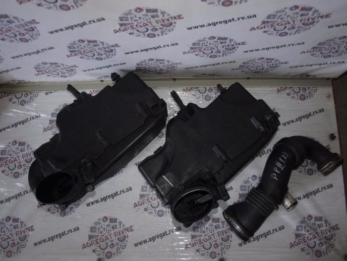 Корпус повітряного фільтра Расходомір Берлінго Партнер Berlingo