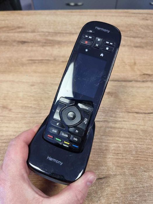 Pilot Logitech Harmony Ultimate One