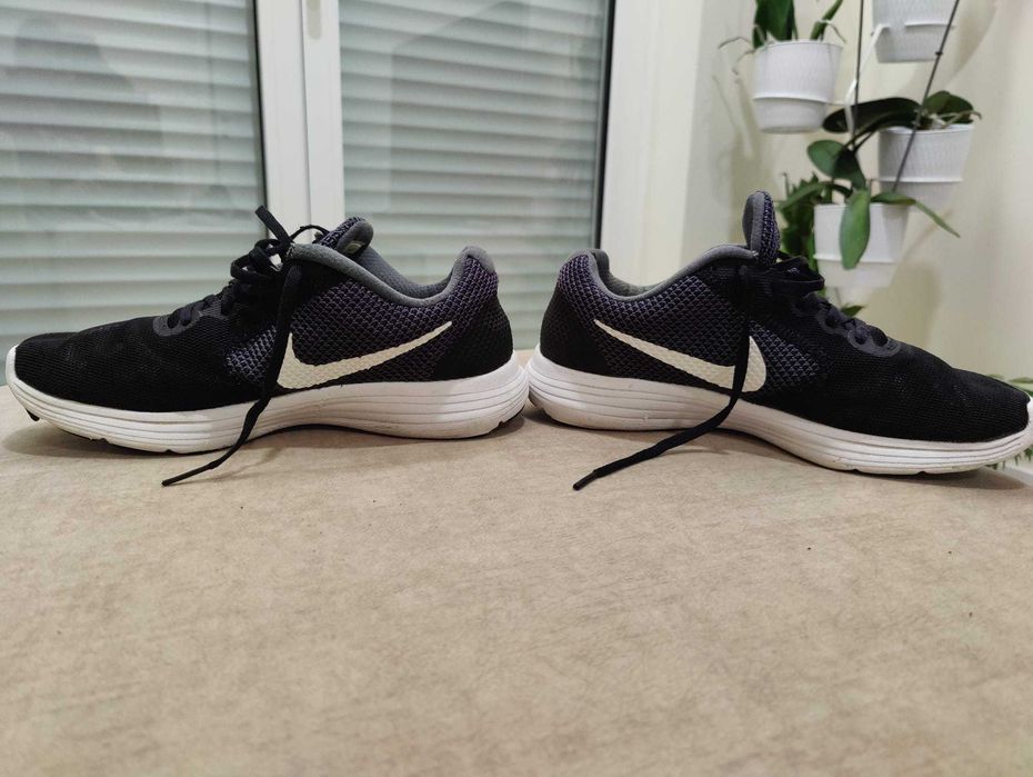 Sapatilhas Nike Revolution 3 tam. 41 em bom estado