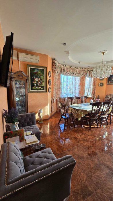 Продам шикарний будинок у Лісках 230кв.м