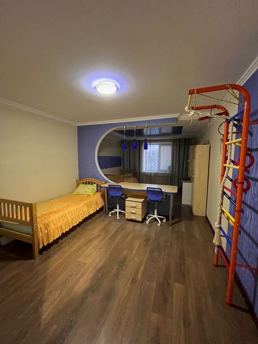 Продаж 2-кв 80 кв.м м.Бориспіль вул. Головатого.20