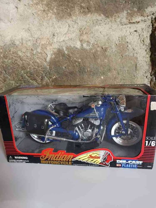 Miniatura INDIAN motorcycle escala 1/6