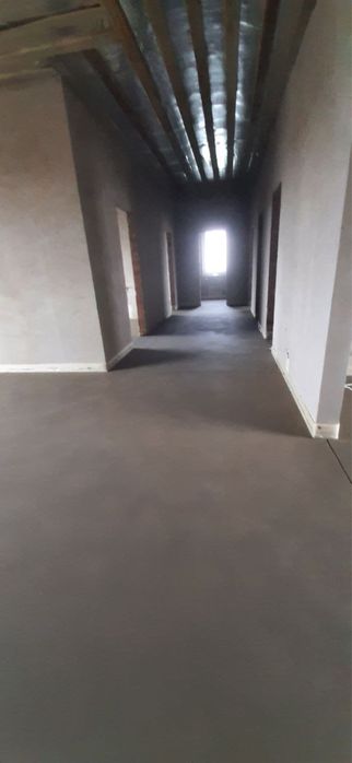 Стяжка, Гіпсова та вапняно-цементна штукатурка стін машиного нанесення