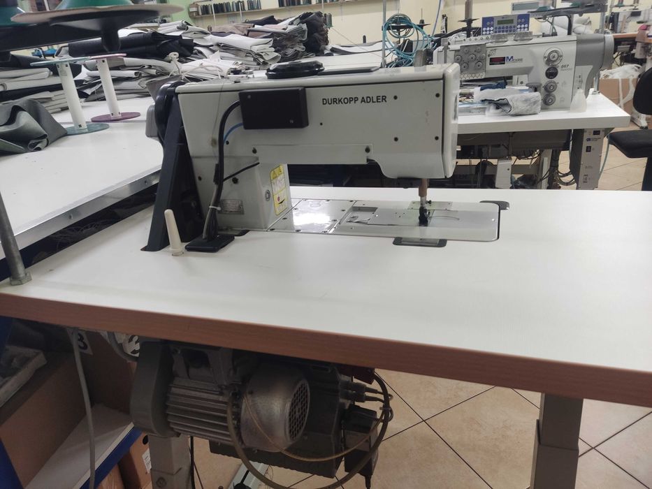 Maszyna do szycia Durkopp Adler 767