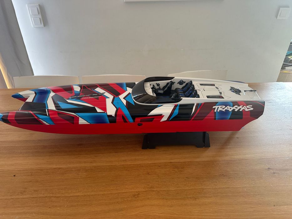 Traxxas M41  motorówka katamaran RC