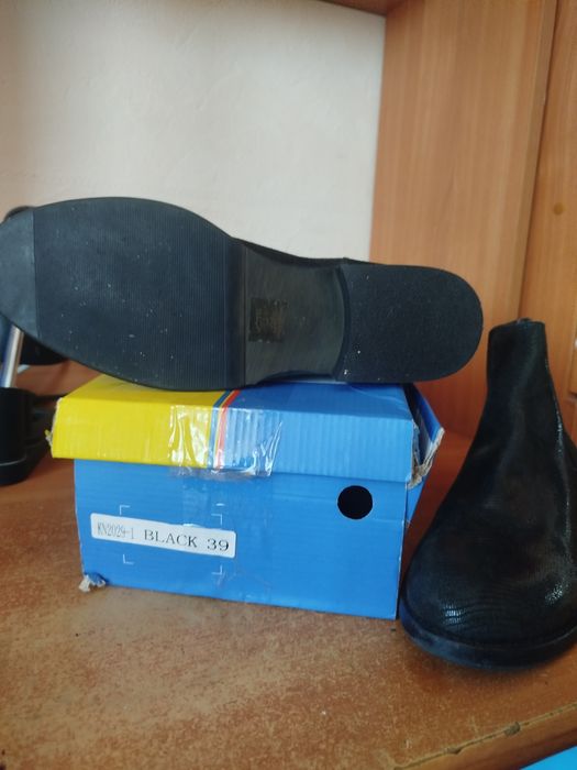 Шкіряні Челсі, нові, 39-40.