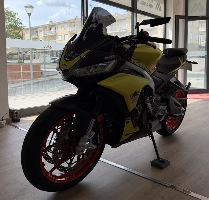 Aprillia Tuono 660 com 2900km