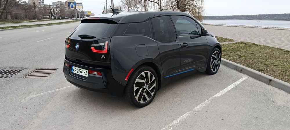 Електро авто bmw i3