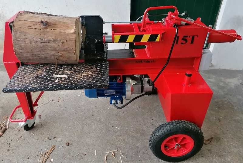 Rachador de lenha 15T eletrico trifásico Metalgado Sobrado
