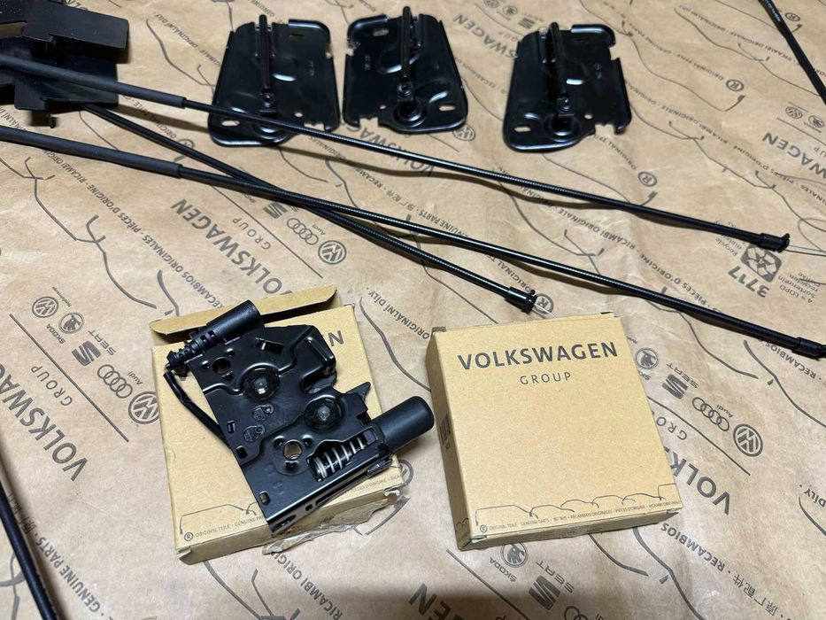 Трос капота Audi A3 A4 A5 A6 Q3 Q5 Q7 Q8 тяга Ауді