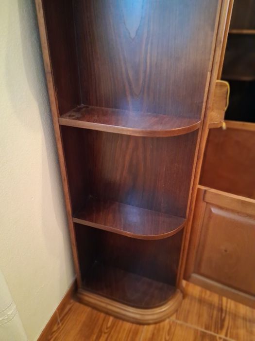 Bar de sala em madeira