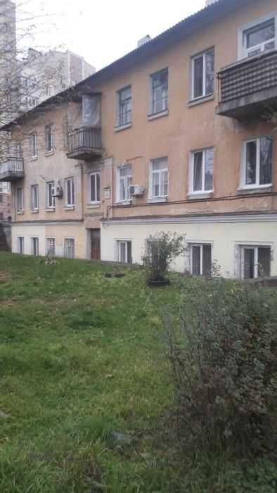 98м2, 24м2, 27м2, 46м2, Пів першого поверху, 10 вікон, Куренівка