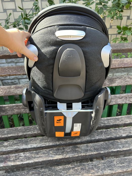 Автокрісло Cybex Cloud Z i-Size чорного кольору (2 шт / двійня )