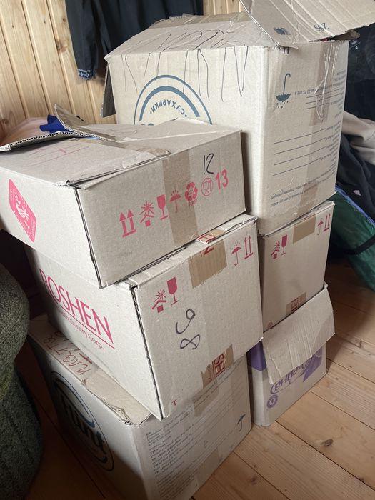 Продам 6 ящиків одягу за 3500