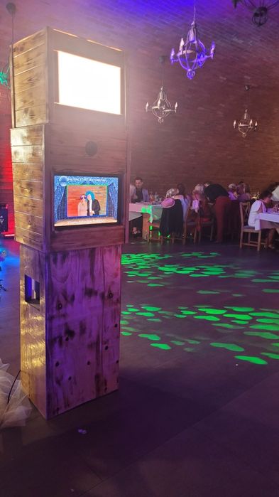 Fotolustro, fotobudka cyfry litery led fontanny iskier ciezki dym
