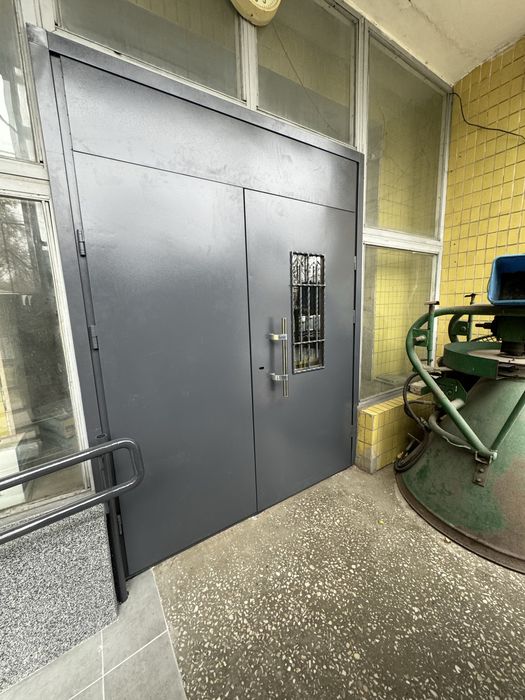 Двері за шаленими знижками