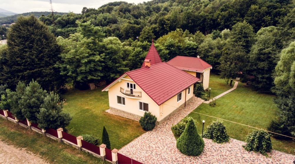 Закарпаття, Поляна, будинок. Ціна на березкнь, квітень.