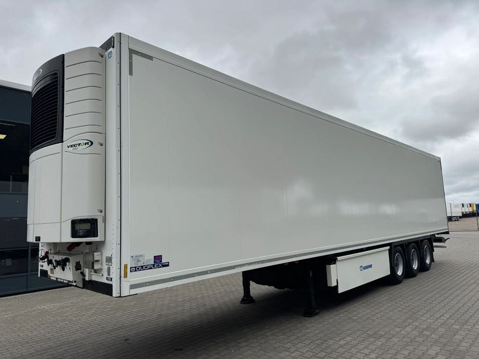 Krone Hakowa, Carrrier Vector 1550  Rury EU ,Kosz na palety, 485.000km!!