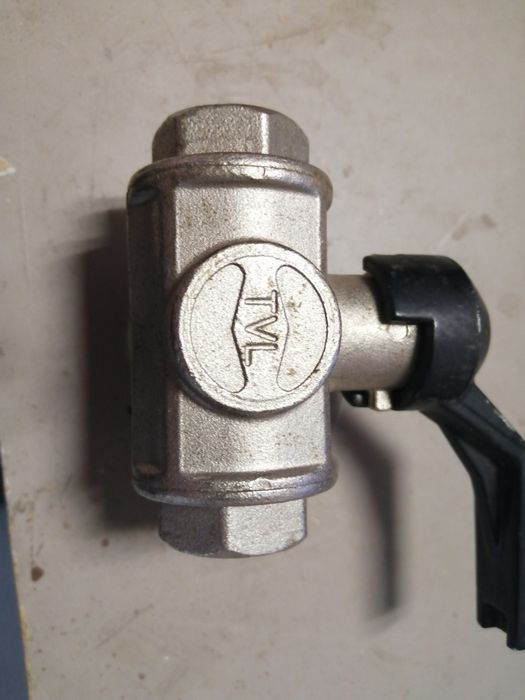 Zawór kulowy trojdrozny 3/4