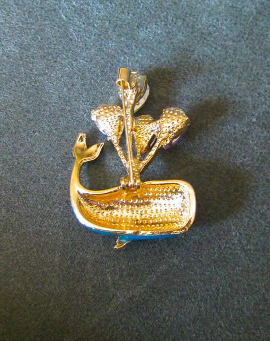 Alfinete / Broche / Pregadeira Baleia NOVO