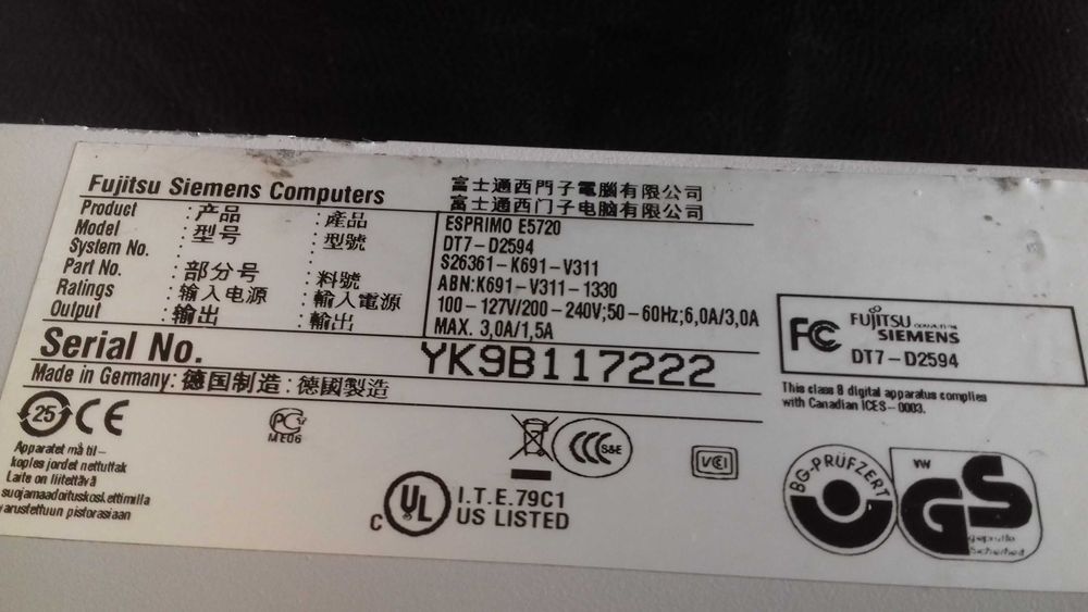 Komputer Fujitsu Siemens Esprimo E5720