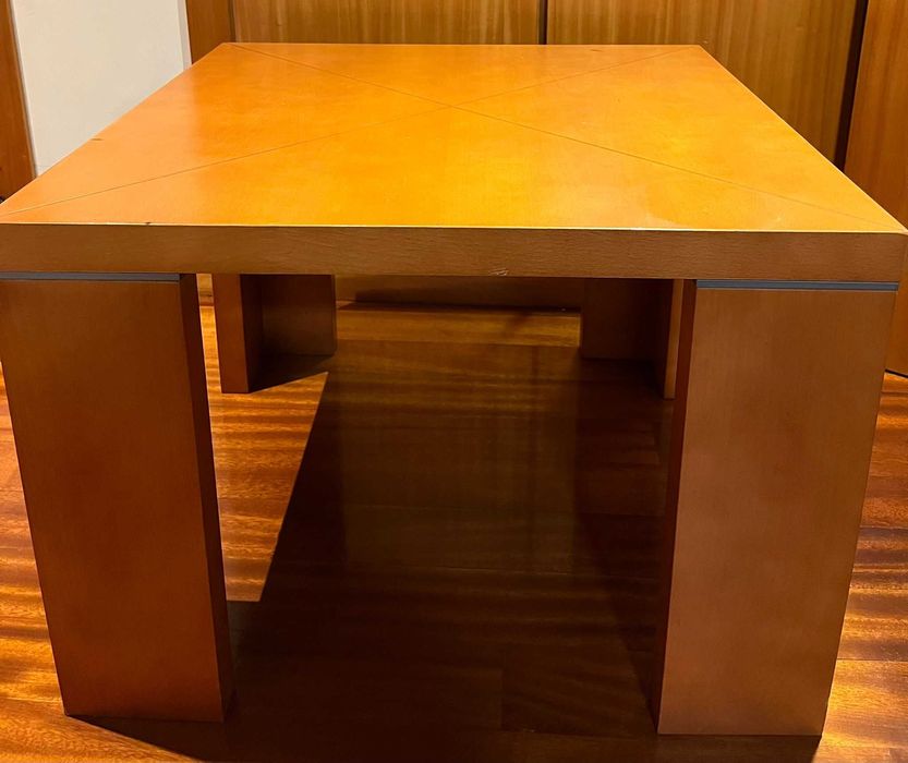 Mesa de canto em madeira maciça 70x70