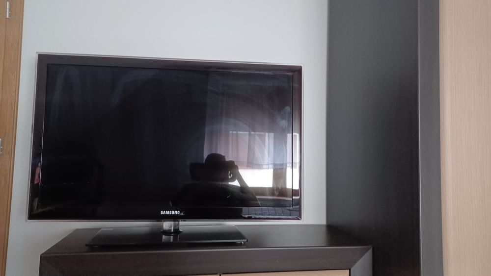 Telewizor samsung model UE40C5000QW